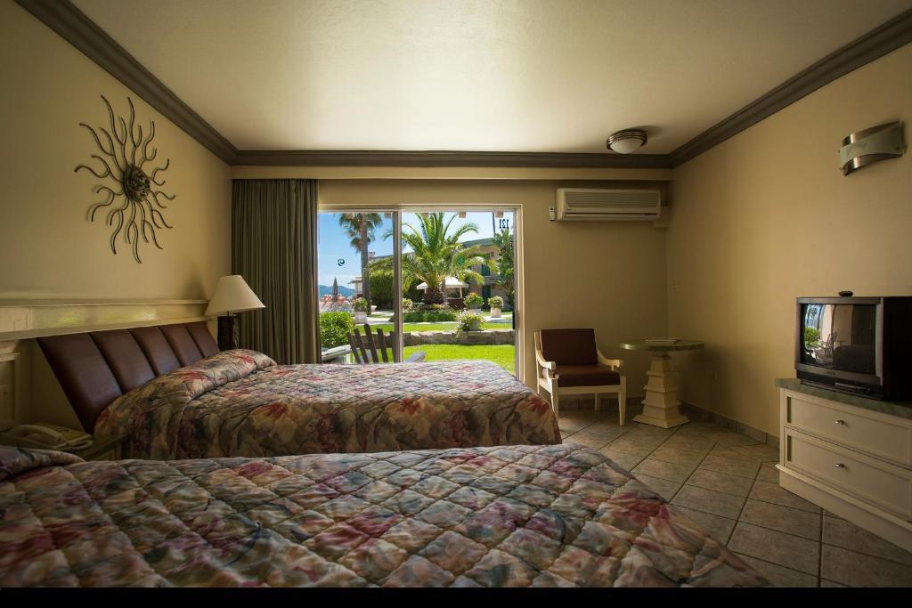 Hotel Estero Beach Ensenada Bagian luar foto